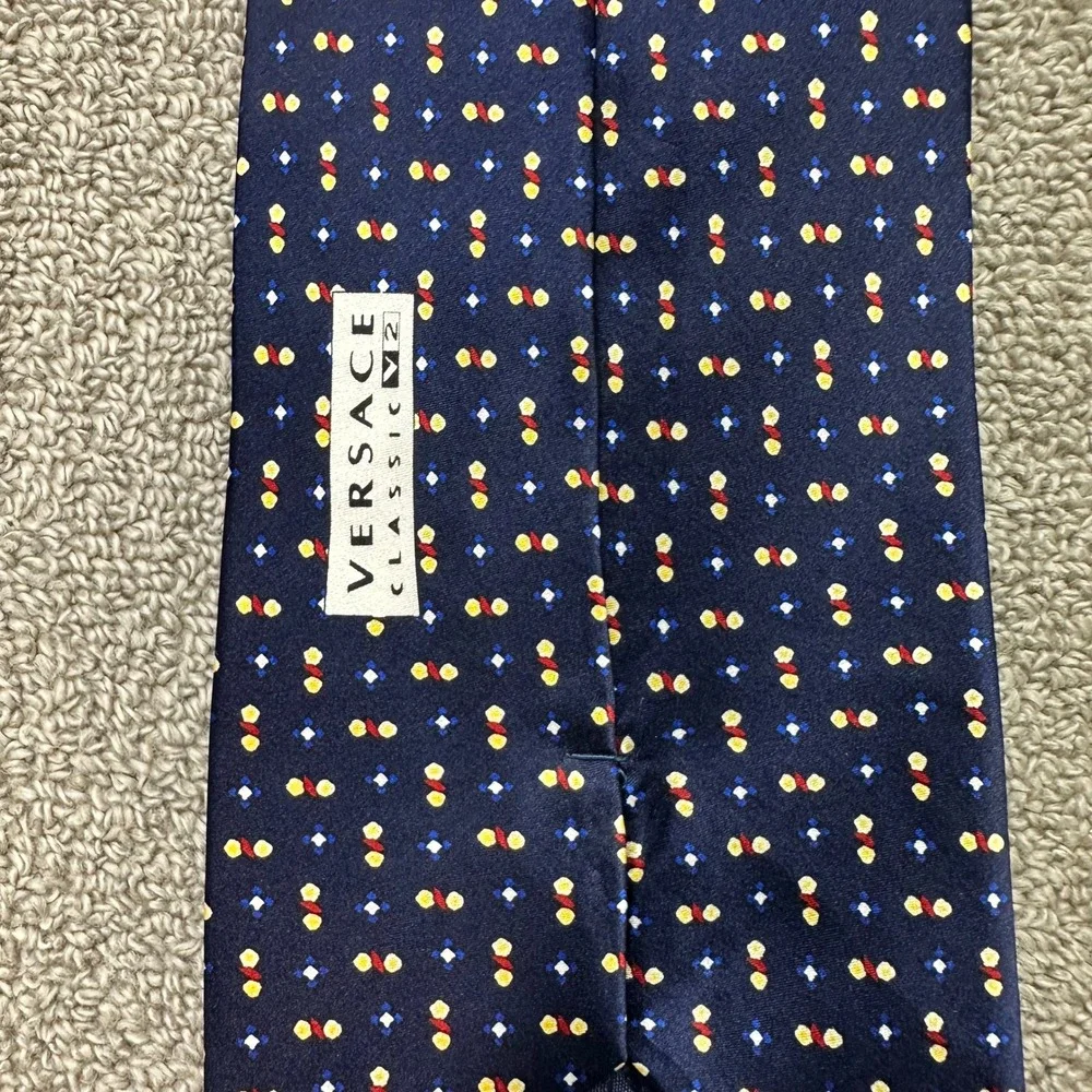 Versace Classic V2 Mens Silk Tie Navy Blue Geometric Medusa Logo Made in Italy